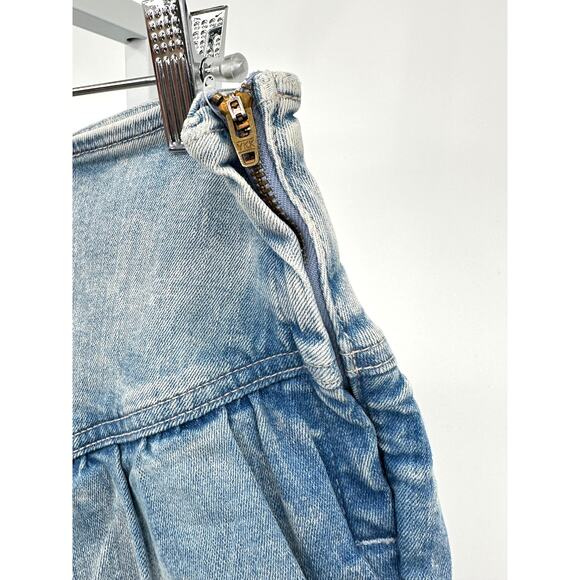 MOTHER‎ The Ruffle Mini Raw Edge Skirt in Action Shot Size 31 - Picture 8 of 11